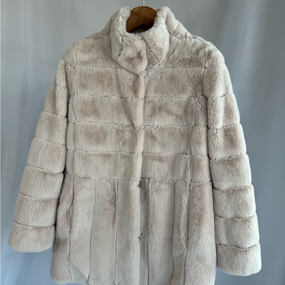 SOLD: Cream Teddy Jacket with Fluffy Texture and Stand-Up Collar